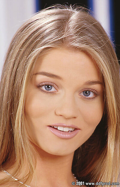 Лариса, 21 год, 2 размер груди